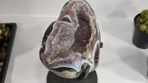 Amethyst Geode Sculpture Hart with Iron based